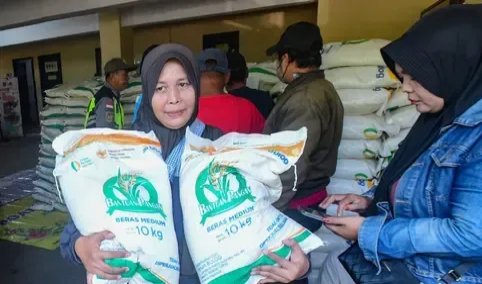 Bantuan Sosial Beras untuk 33 Juta Warga