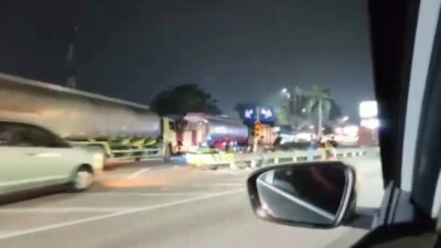 Antrean Panjang Truk di Banten Akibat Penutupan Tambang Jabar