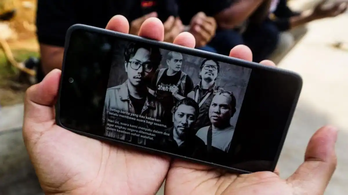 Harapan Keluarga Jurnalis yang Hilang di Selat Sunda