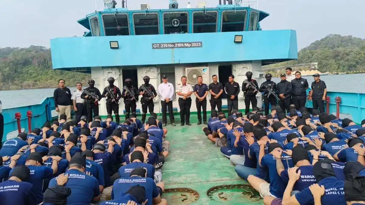 Pemindahan Warga Binaan dari Jakarta dan Banten ke Nusakambangan