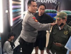 Massa Menghukum Pelaku Pencurian Motor di Cipayung