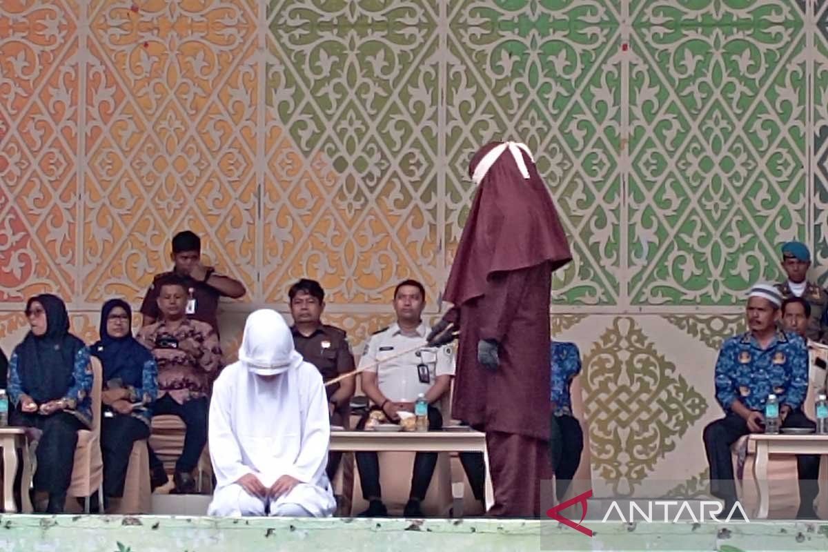 Pelaksanaan Hukuman Cambuk di Banda Aceh: Sepuluh Terhukum Dikenakan Sanksi Qanun Jinayat