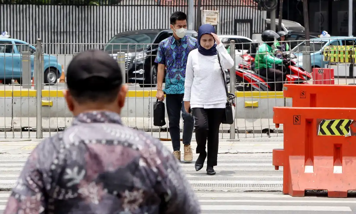 Panorama Cuaca Cerah dan Angin Kencang di Jawa Timur