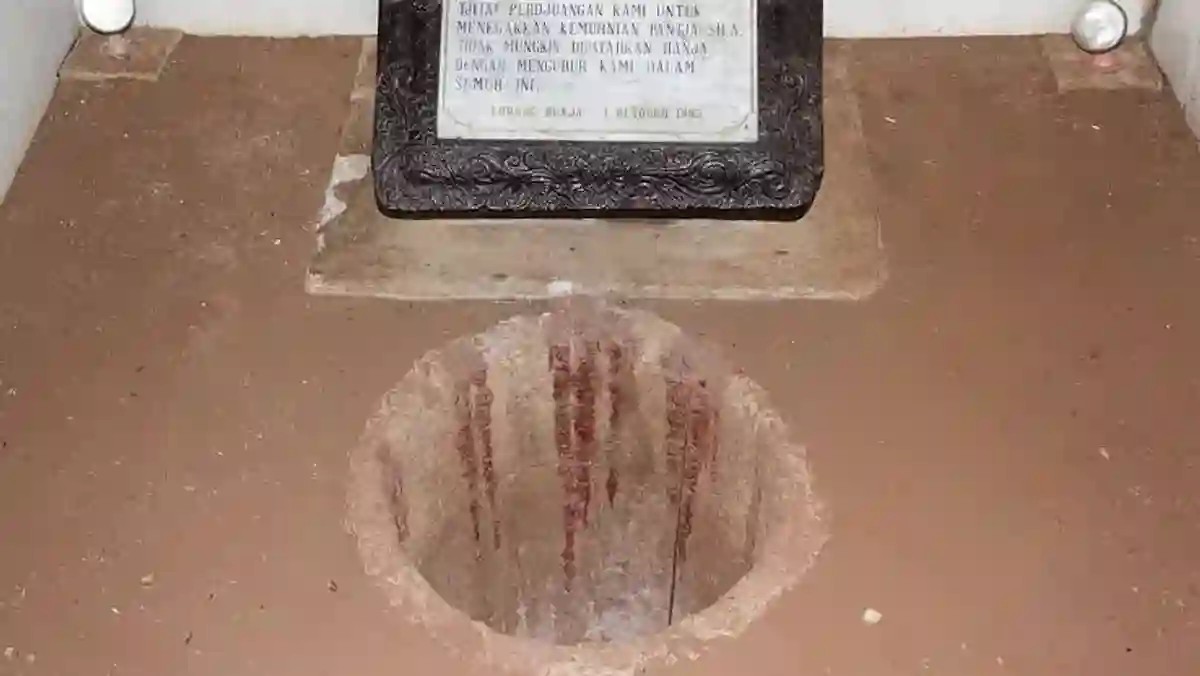 Menggali Makna Sejarah Sumur Lubang Buaya