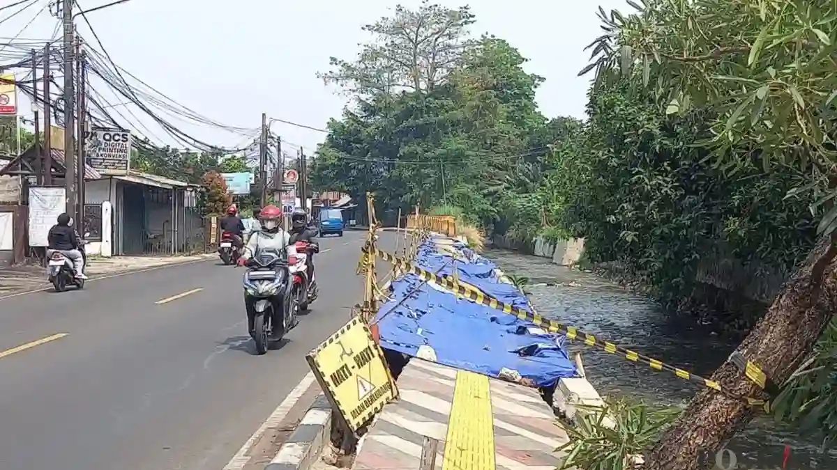 Kerusakan Trotoar di Depok Dapat Sorotan Lawan Proyek