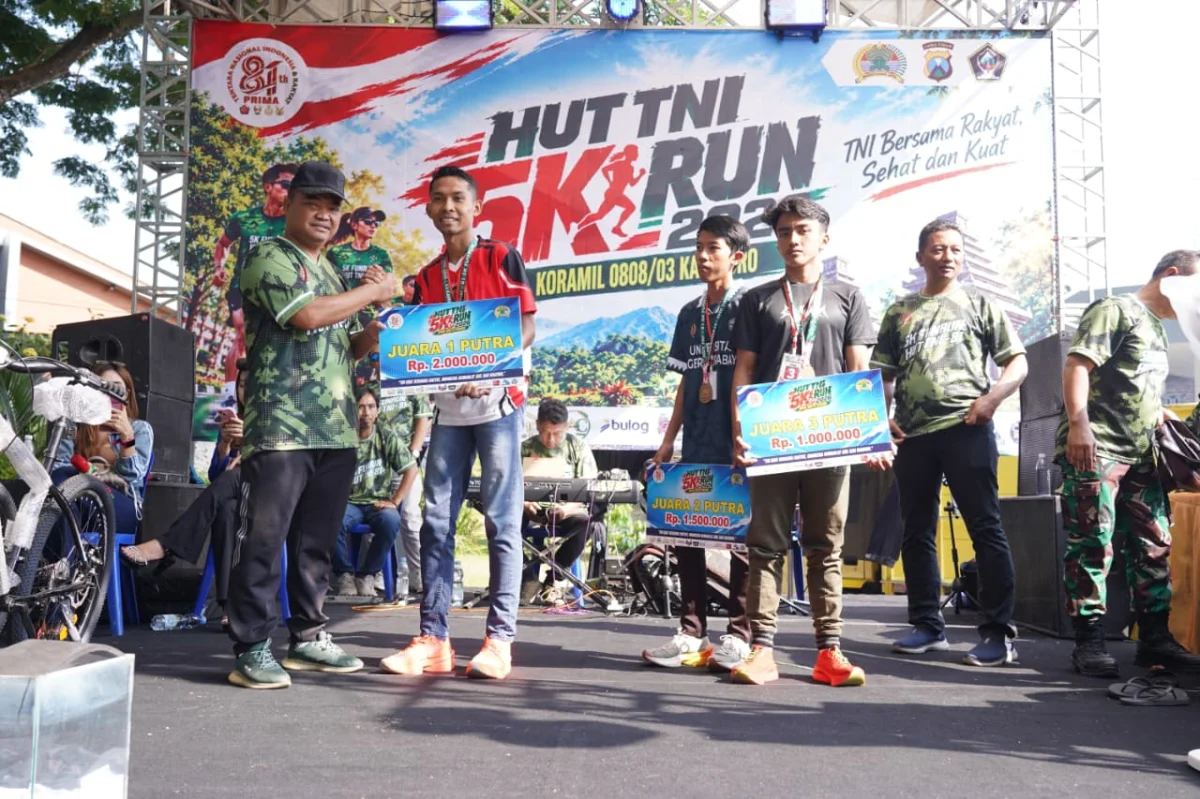 Semarakkan HUT TNI Ke-81, Koramil 0808/03 Kanigoro Gelar Fun Run 5K Bersama Masyarakat