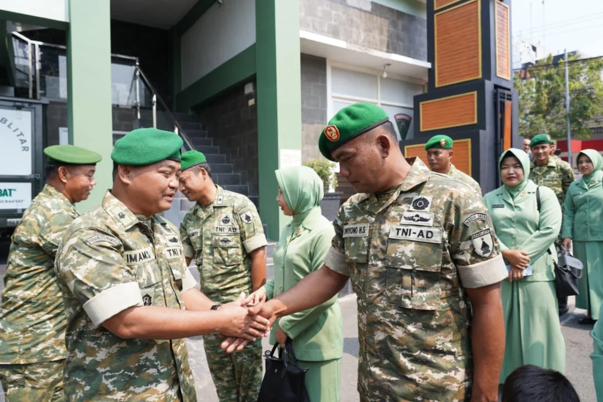 Wujud Penghargaan Negara Atas Dedikasi Prajurit, 64 Personel Kodim 0808/Blitar Resmi Naik Pangkat