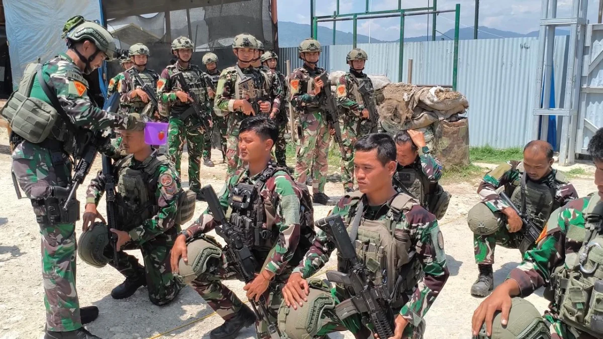 Kebanggaan di Medan Tugas, Dansatgas Gobang VIII Yonif 2 Marinir Sematkan Pangkat Baru kepada Prajuritnya