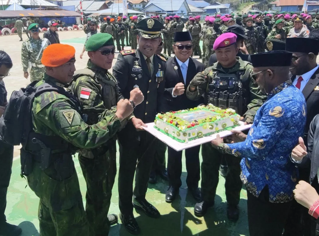 Gemuruh Kemanunggalan di Pedalaman Papua, Sinergi TNI-Polri Bersama Warga Paniai Meriahkan HUT ke-81 TNI