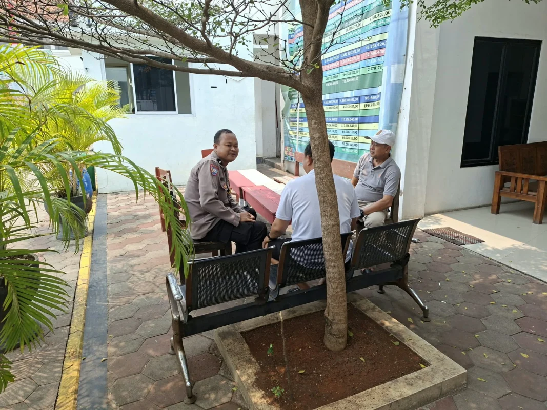 Cooling System dan DDS, Aipda S. Hamdi Sambangi Warga Desa Cikupa Perkuat Kamtibmas