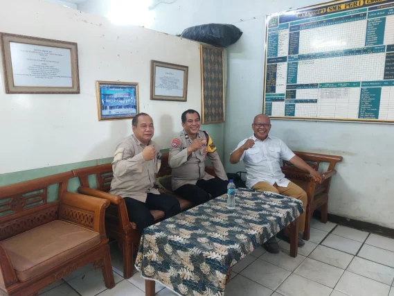 Aiptu Mukhsodin Sambangi SMK PGRI Cikupa, Imbau Pelajar Tidak Ikut Aksi Unjuk Rasa ke Jakarta