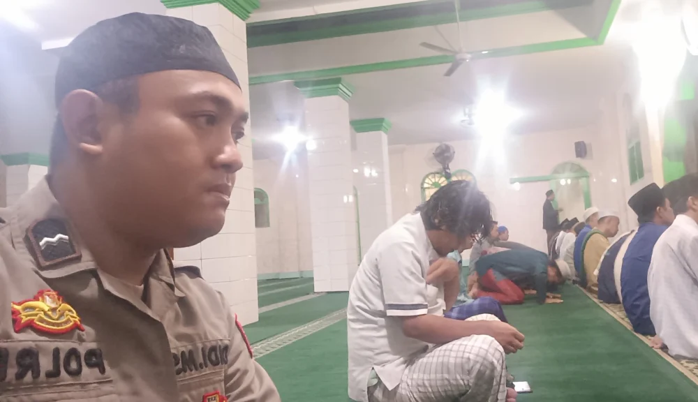 SULING, Aipda Didi MS Sambangi Masjid Baiturrahman, Ajak Warga Pasir Gadung Jaga Kamtibmas
