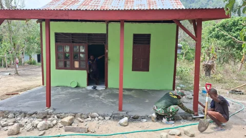 Wajah Baru Rumah Warga Kampung Yamboi, Sentuhan Satgas TMMD ke-130 Jadikan Hunian Lebih Asri