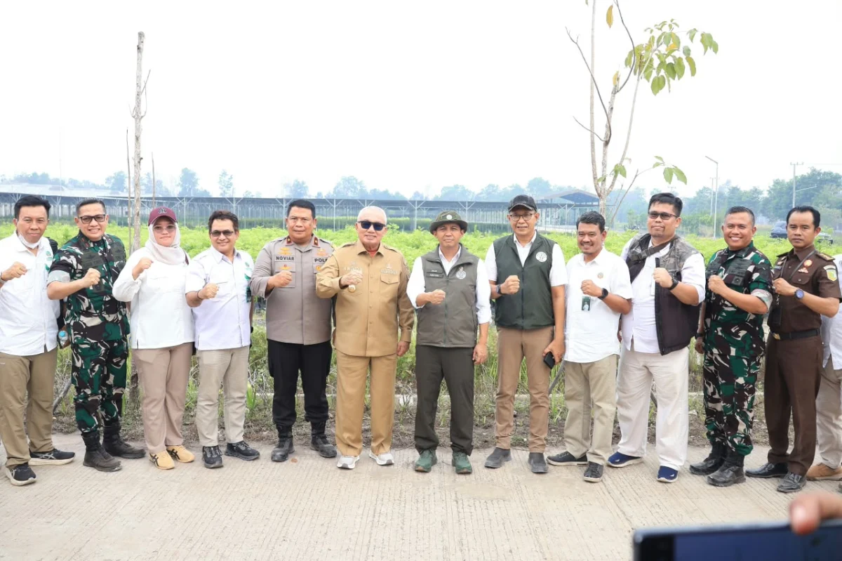 Danlanud Sjamsudin Noor Dampingi Menhut RI Tinjau Hutan Lindung Liang Anggang, Perkuat Sinergi Penanganan Karhutla