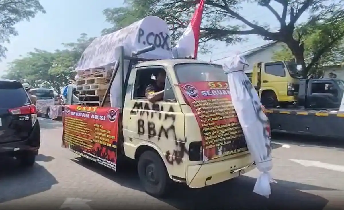 Ratusan Truk Massa GSJT Berangkat dari Sidoarjo Menuju Sejumlah Titik di Surabaya
