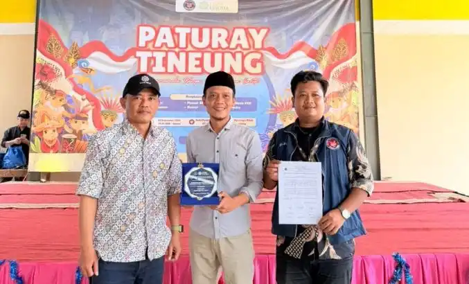 Mahasiswa KKN Unusia Perkenalkan Digitalisasi Desa Warungmenteng melalui Website