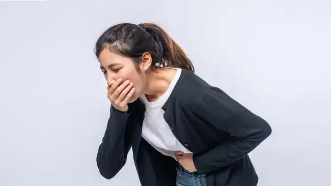 Muntah Setelah Makan Bukan Cara Aman Menurunkan Berat Badan