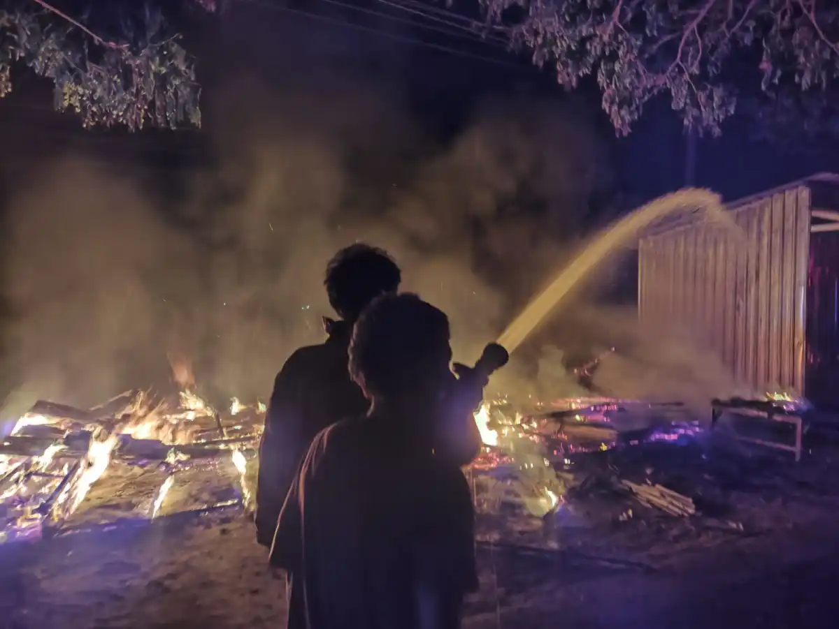Warung di Area Persawahan Ujungpangkah Gresik Terbakar Dini Hari