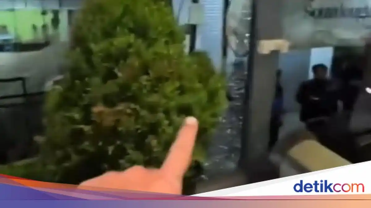 Bus Persib U-18 Dirusak di Rest Area Tol Batang, Polisi Amankan Terduga Pelaku