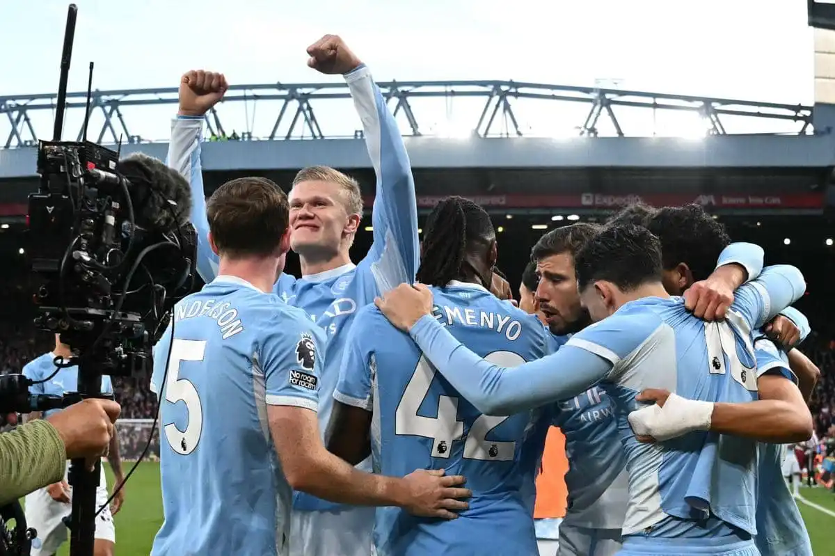 Manchester City Menang Telak atas Liverpool Setelah Bermain dengan 10 Pemain