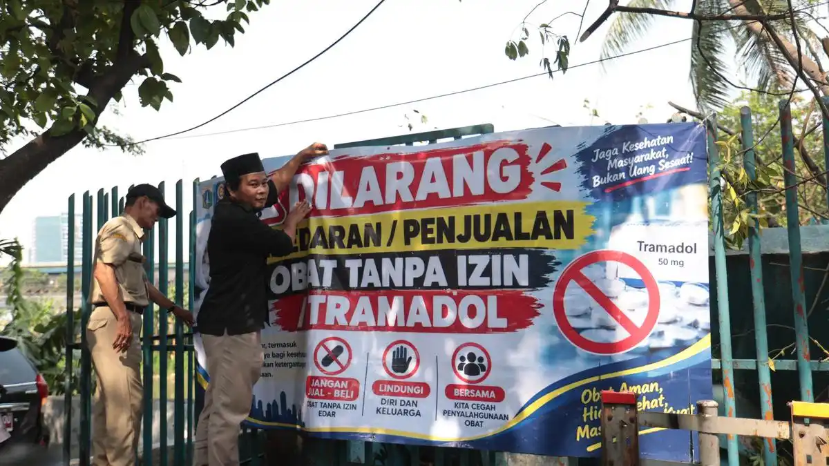 Razia Gabungan di KS Tubun Berujung Temuan Tramadol di Lapak Pedagang