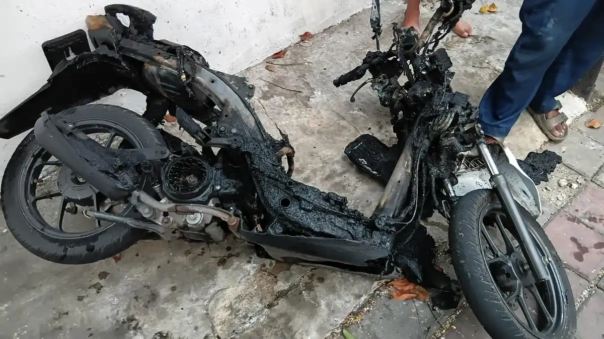 Dua Terduga Pencurian Motor Terluka Bakar Saat Berupaya Melarikan Diri di Koja