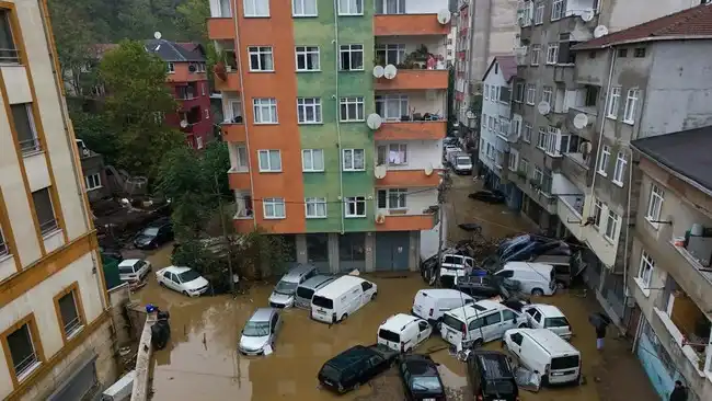 Banjir di Istanbul Telan Tiga Korban, Penerbangan dan Aktivitas Warga Terganggu
