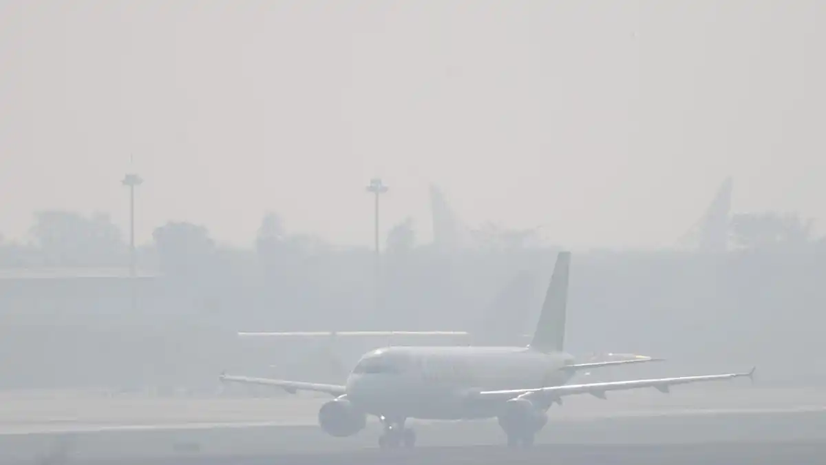 Kabut Asap Karhutla Ganggu Operasional 16 Bandara di Papua