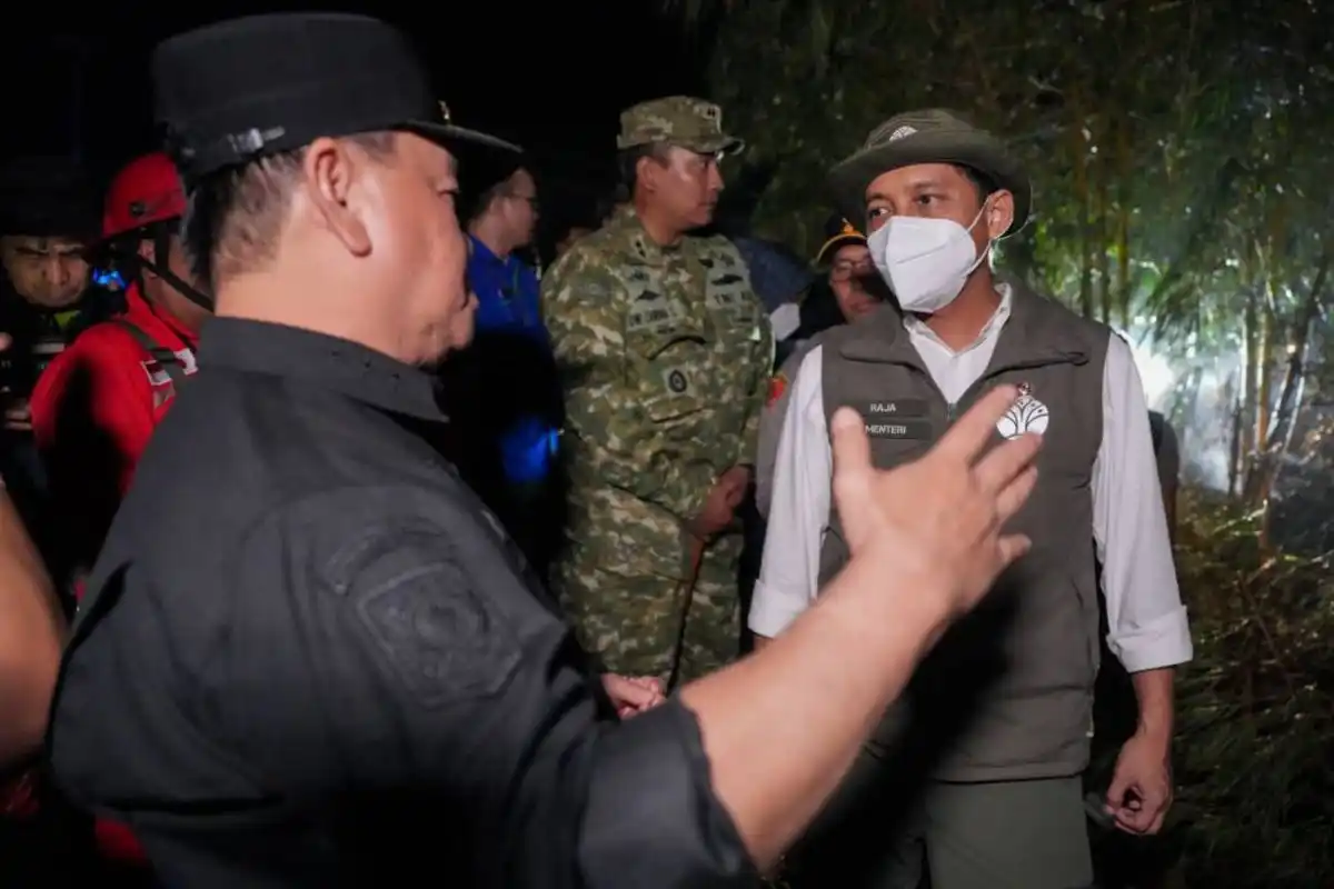 Menhut Tinjau Karhutla di Sampit, Pemadaman Darat dan Udara Diminta Dioptimalkan