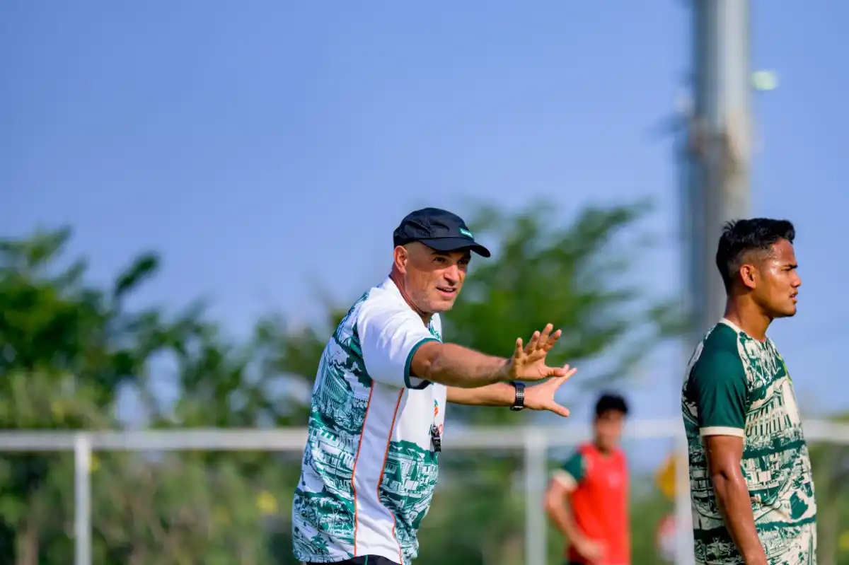 Persebaya Bidik Tiga Poin, Kemenangan PSS atas PSM Jadi Perhatian
