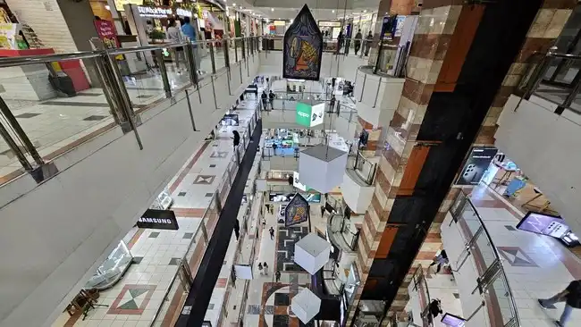 Pengiriman Ponsel Dunia Susut 22%, Samsung dan Apple Rebut Porsi Pasar Lebih Besar