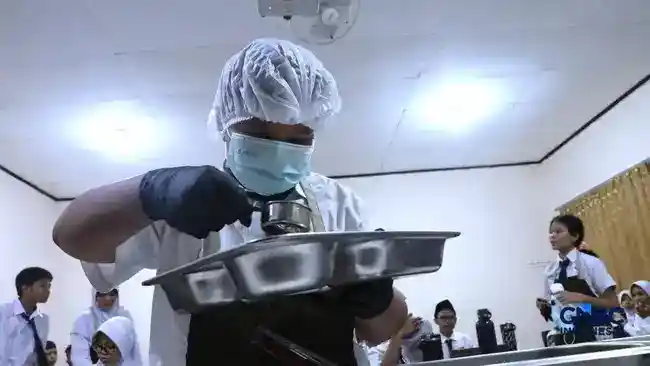 BGN Uji Pemantauan Dapur MBG Berbasis CCTV dan Kecerdasan Buatan