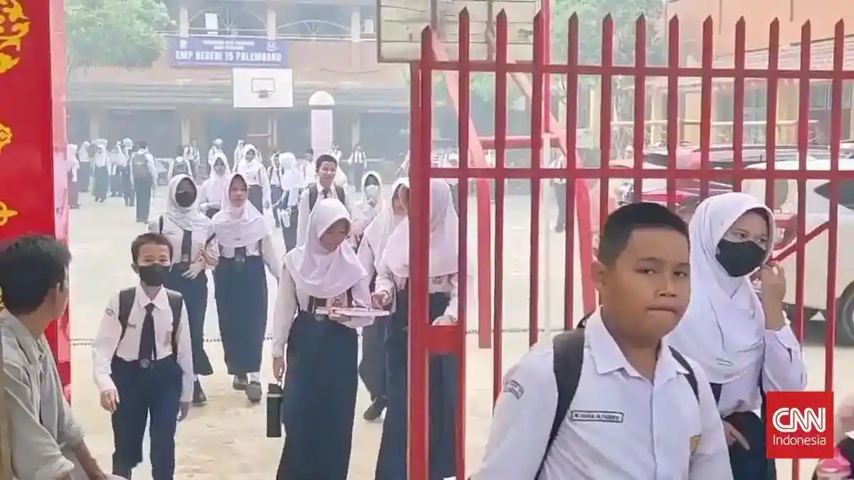 Kabut Asap Memburuk, Siswa SMP Negeri 15 Palembang Dipulangkan