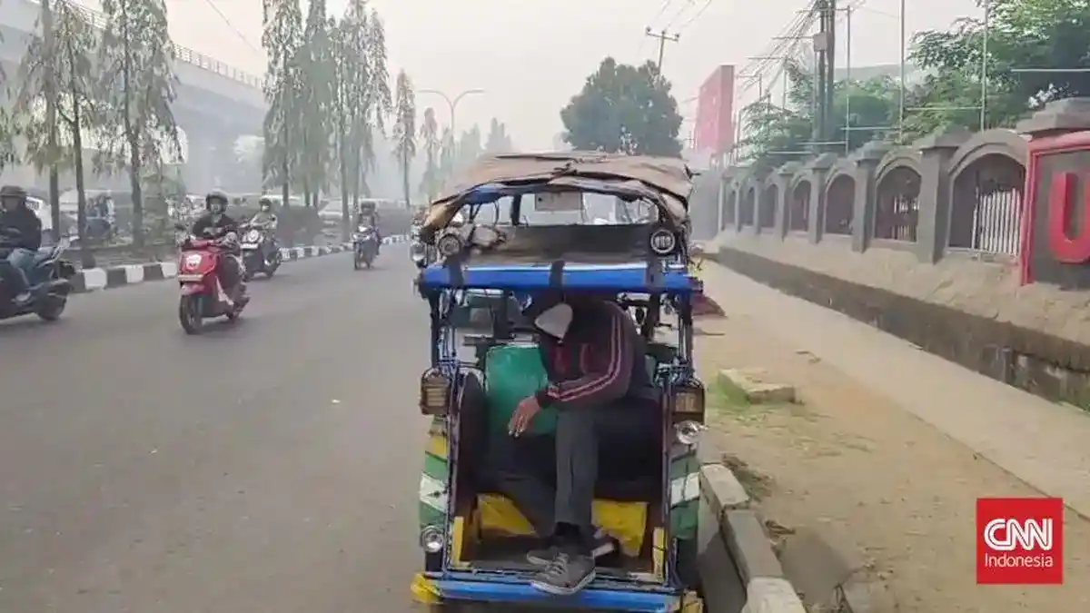 Kabut Karhutla Lumpuhkan Aktivitas dan Penghasilan Warga Palembang