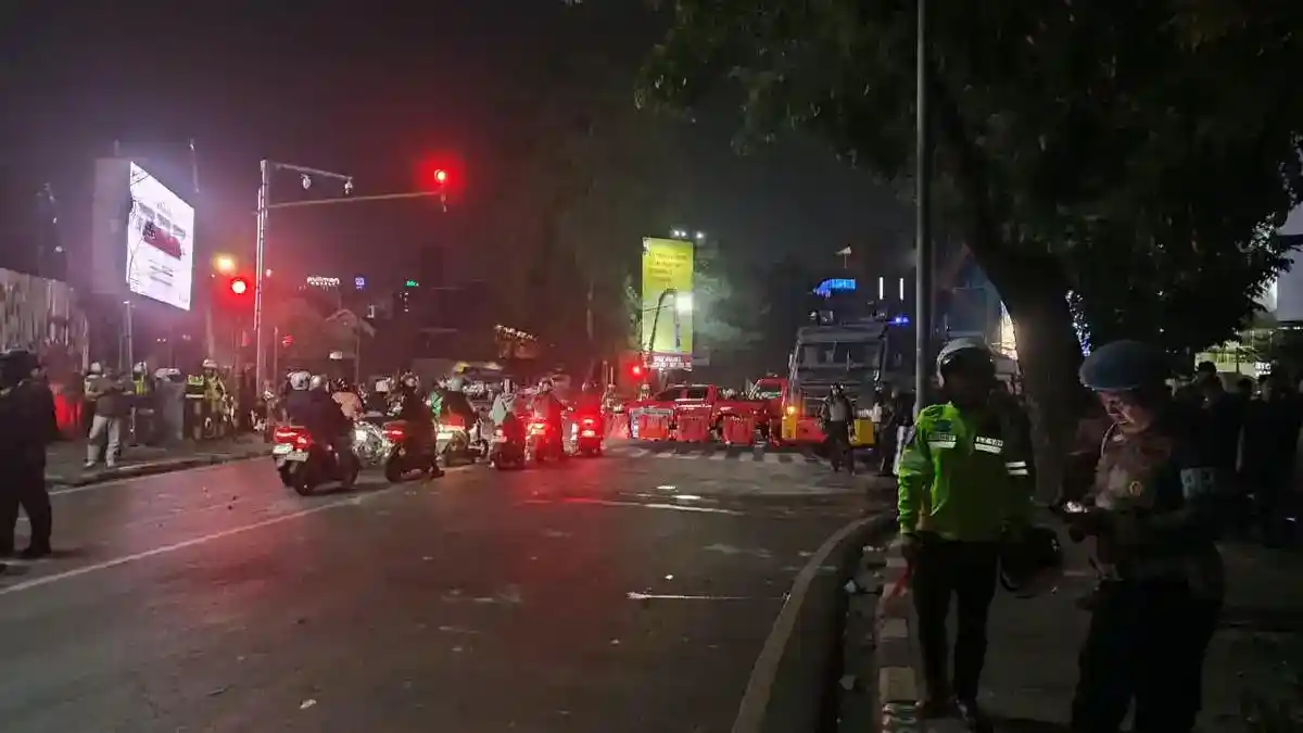 Patroli Dalmas di Simpang Dago Diserang, Tiga Polisi Terluka