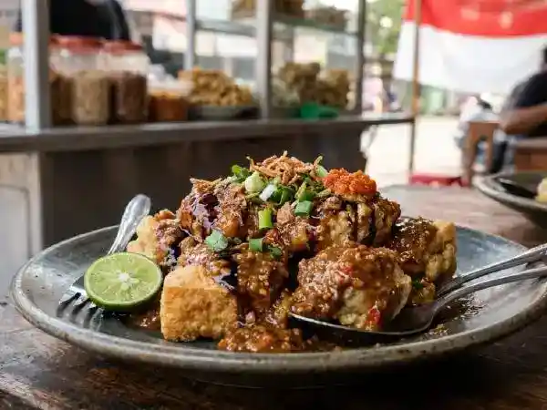 Batagor Bandung Raih Posisi Kedua dalam Daftar Hidangan Goreng Dunia