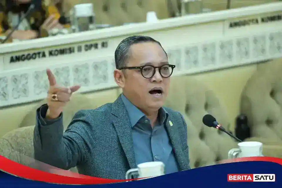 Empat Isu Politik dan Hukum: Ambang Batas Pemilu hingga Penanganan Karhutla