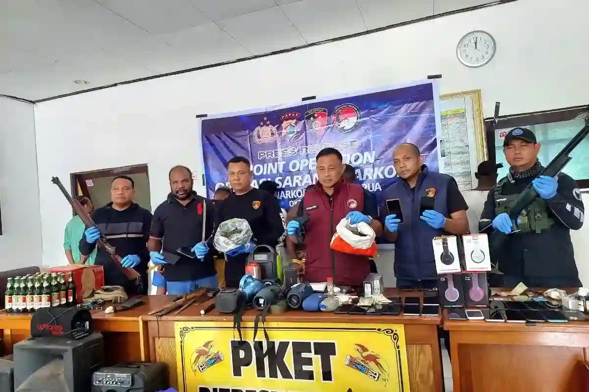 Operasi Gabungan di Kampung Vietnam Sita 10 Kilogram Ganja dan Senjata