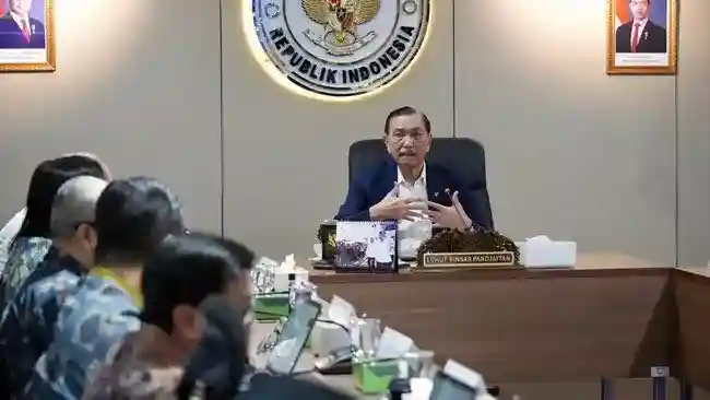 Luhut Sebut Bansos Digital Diusulkan Mulai Bergulir 10 November