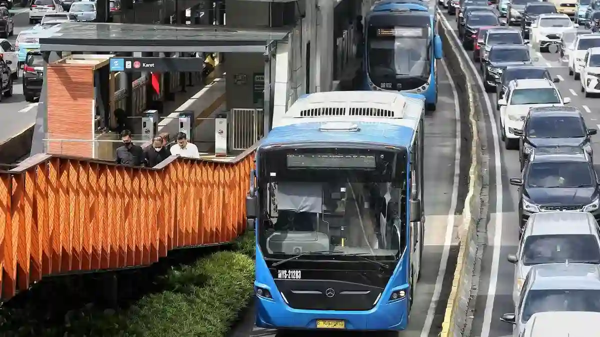Demo di Jakarta Pusat Ubah Operasi Sejumlah Layanan Transjakarta