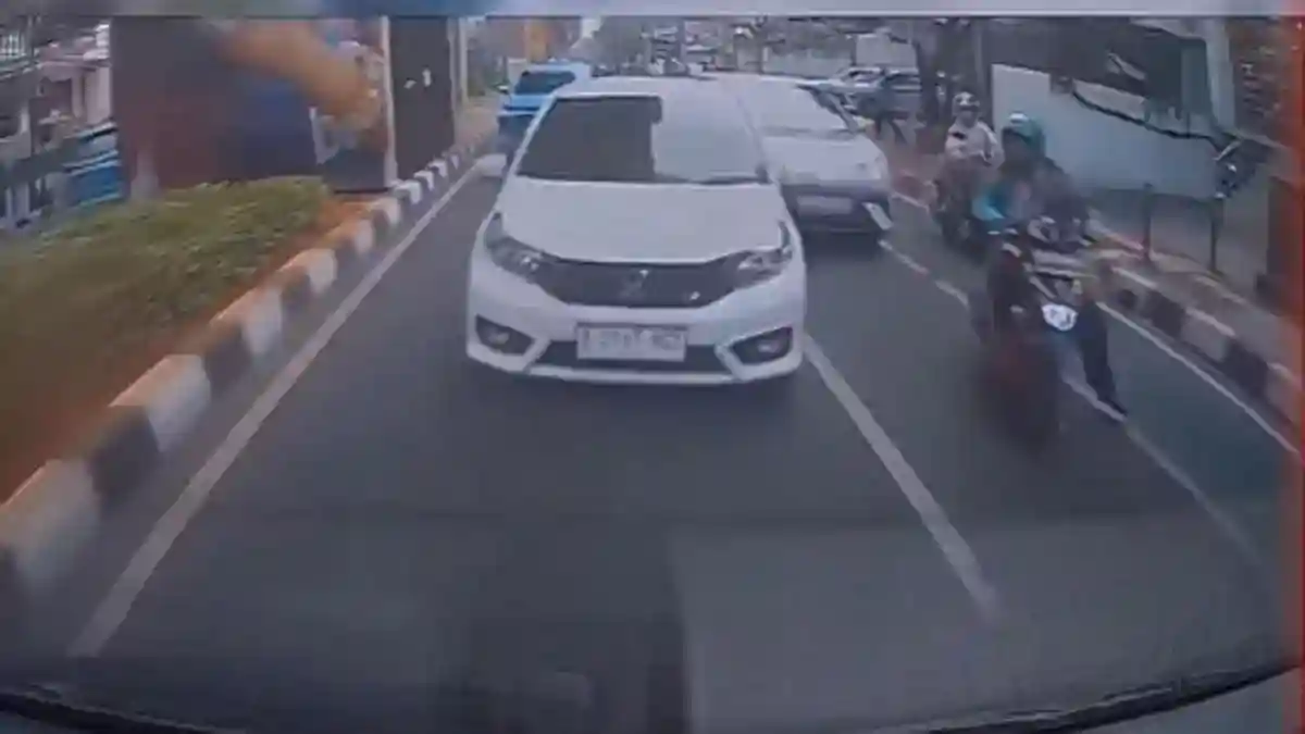 Kecelakaan Beruntun di Panglima Polim: Pengemudi BYD Diduga Tertidur karena Lelah