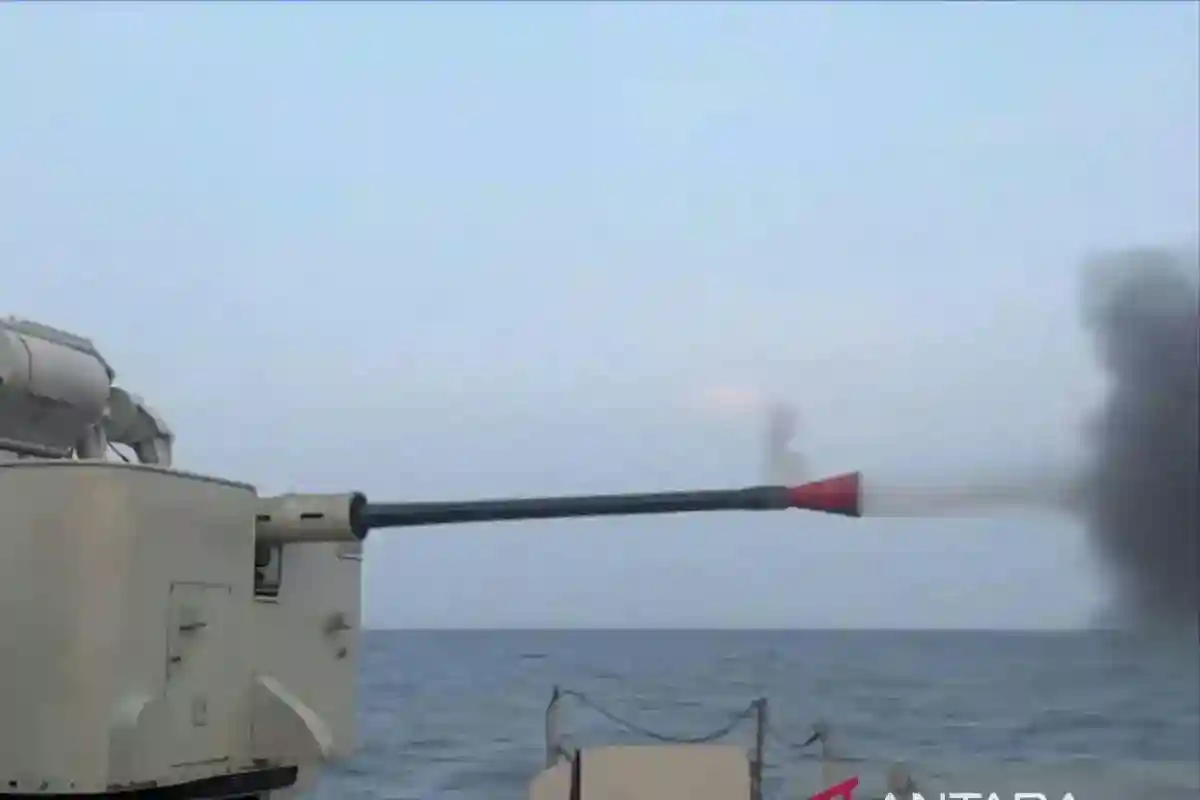 KRI Keris-624 Asah Kesiapan Tempur di Laut Bali