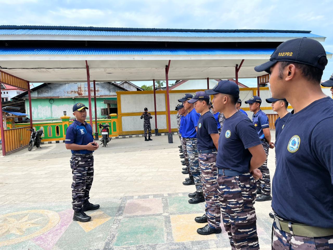 Satgas Trisila 2026 Armada III Gelar Karya Bakti di Kaimana, TNI AL Bersihkan Fasilitas Umum dan Pererat Kedekatan dengan Warga