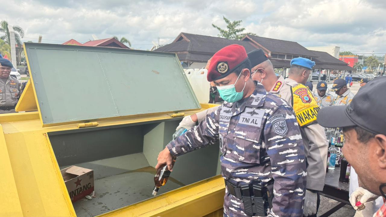 Armada III Hadiri Apel Gelar Operasi Ketupat Dofior 2026 di Alun-Alun Aimas