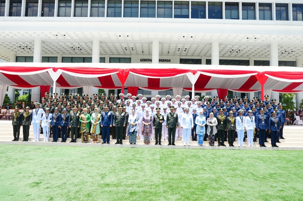 Panglima TNI Lantik 796 Perwira Prajurit Karier TNI Reguler dan Progsus TA 2026